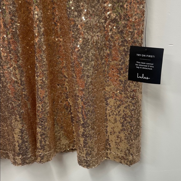 New LuLu’s Gold sequin shift dress light up the night S - Picture 5 of 7
